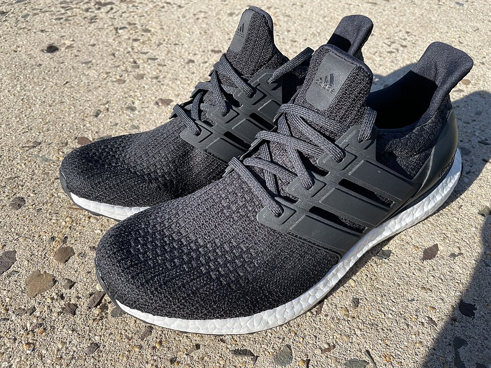 Ultraboost Light en color Negro